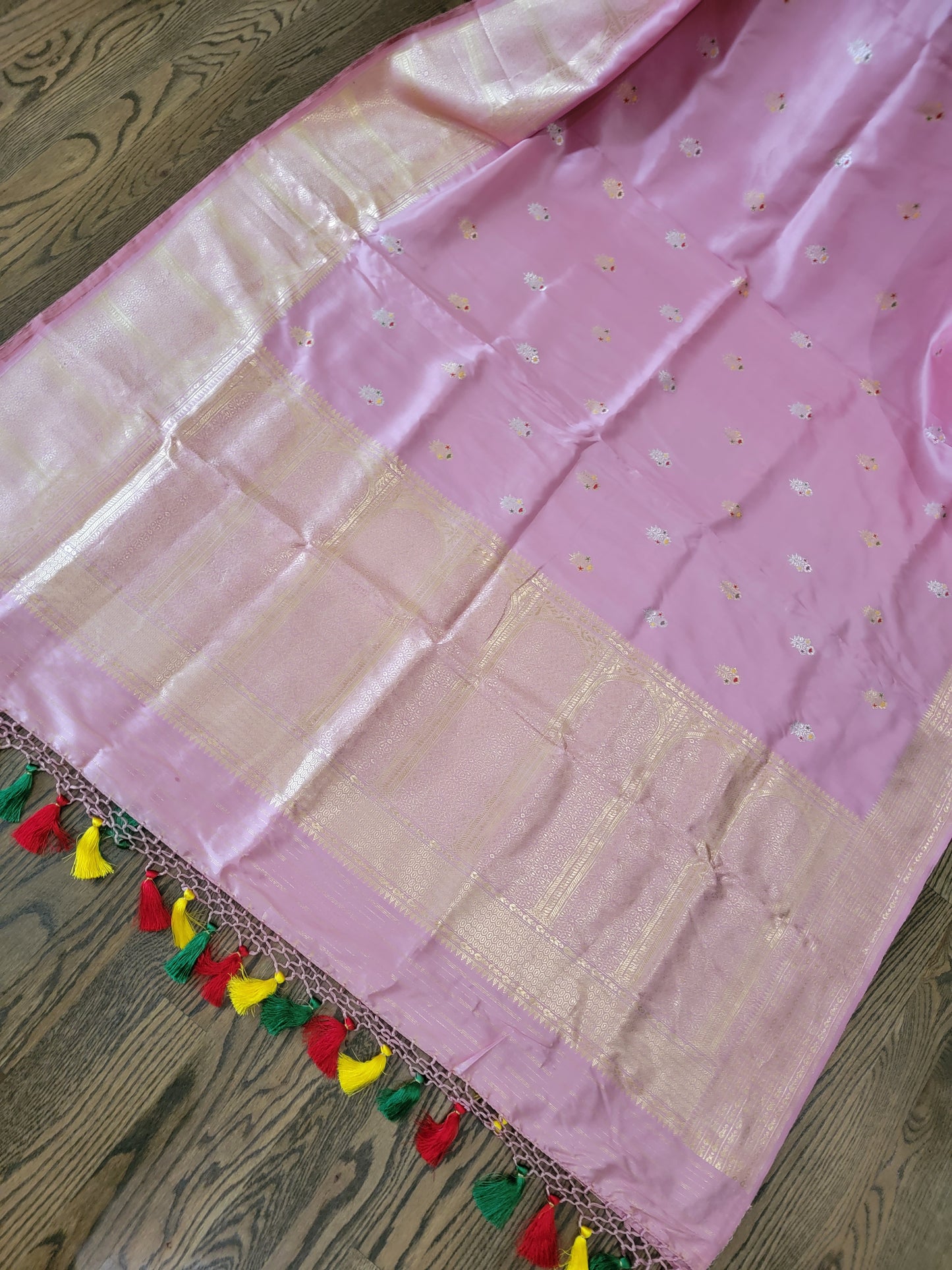 Kaduwa butta Handwoven Banarasi Saree - Cherry Blossom Pink