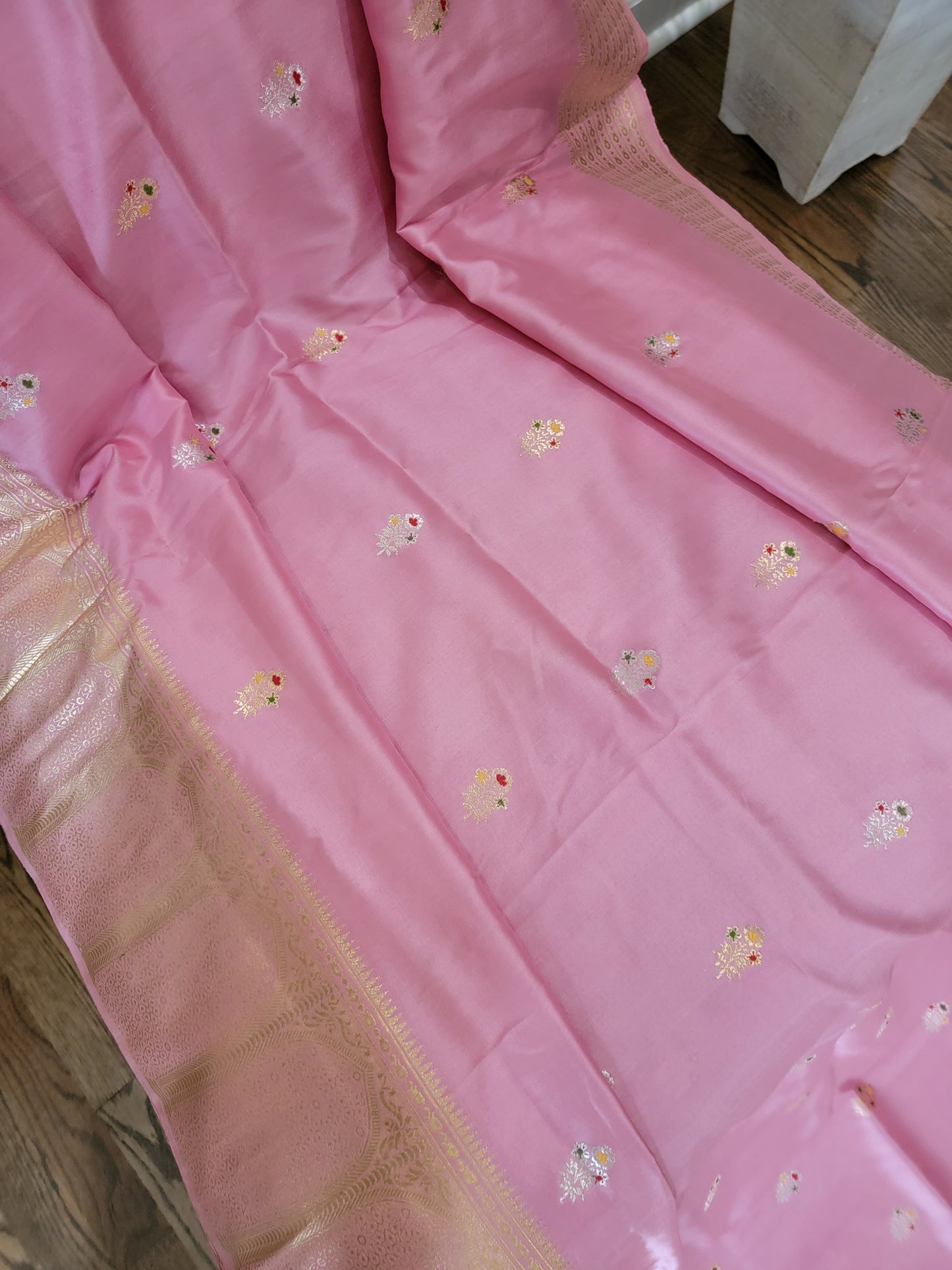 Kaduwa butta Handwoven Banarasi Saree - Cherry Blossom Pink