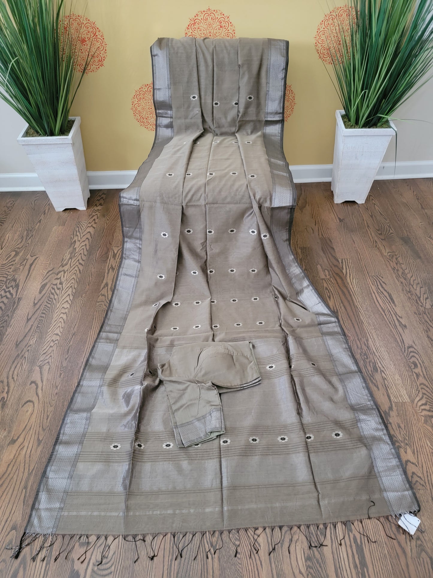 Handwoven Maheshwari - Gray