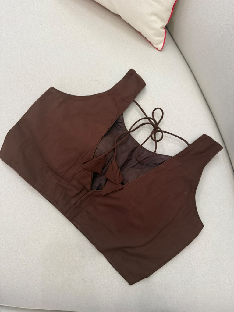 Basic Sleeveless Blouse - Brown