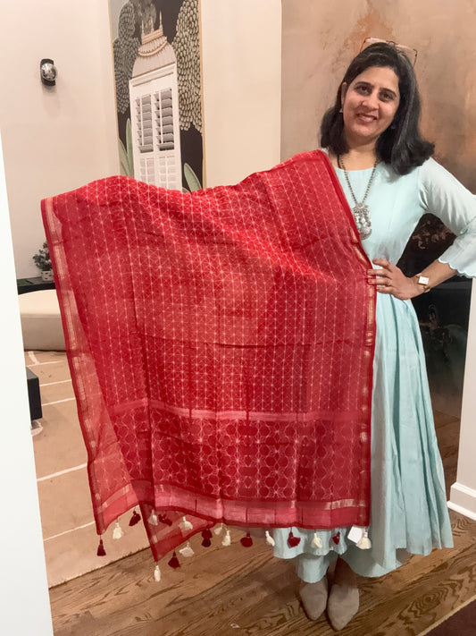 Hand crafted Nui shibori Dupatta on Chanderi
