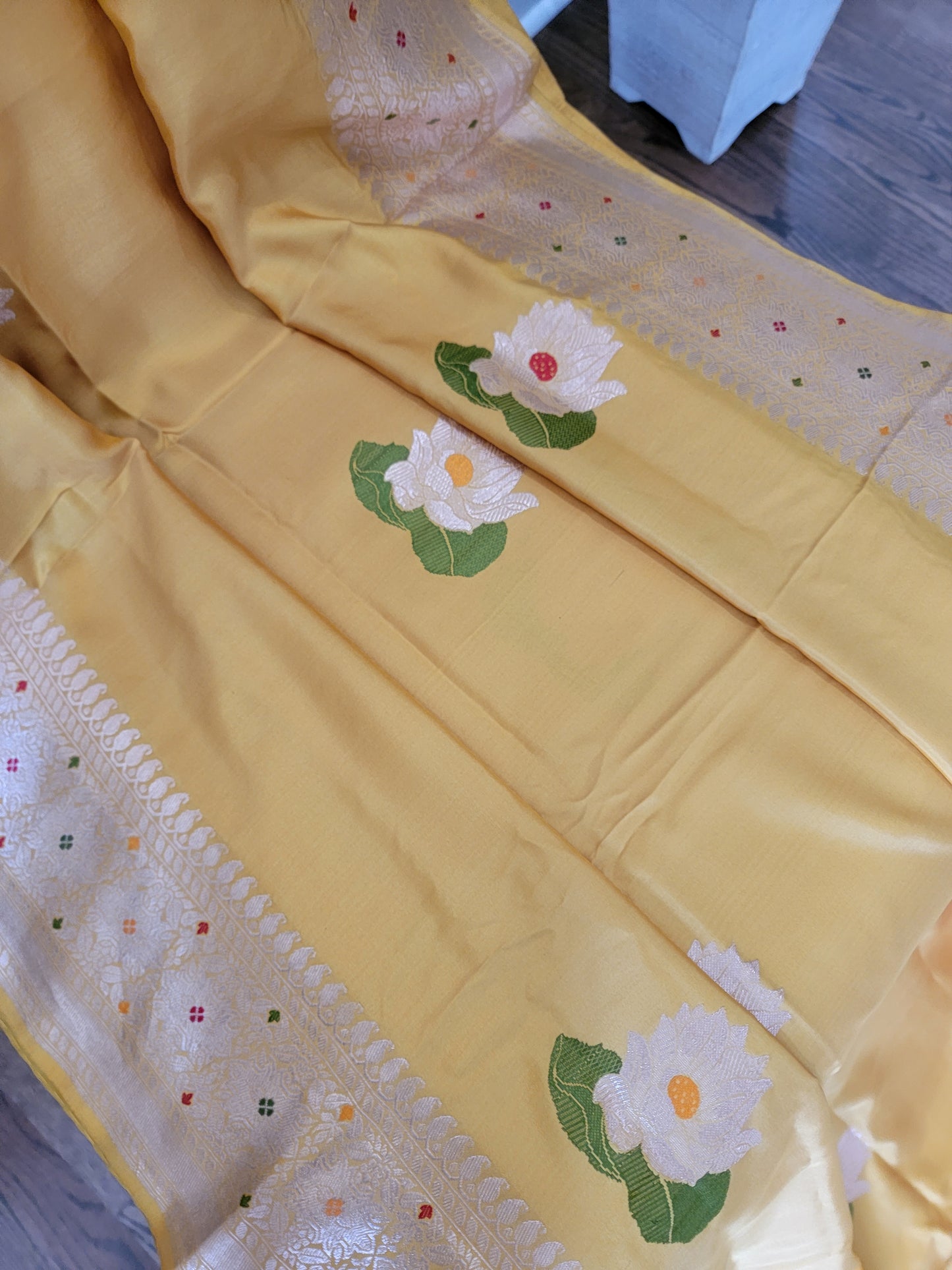 Kaduwa butta Handwoven Banarasi Saree - Yellow