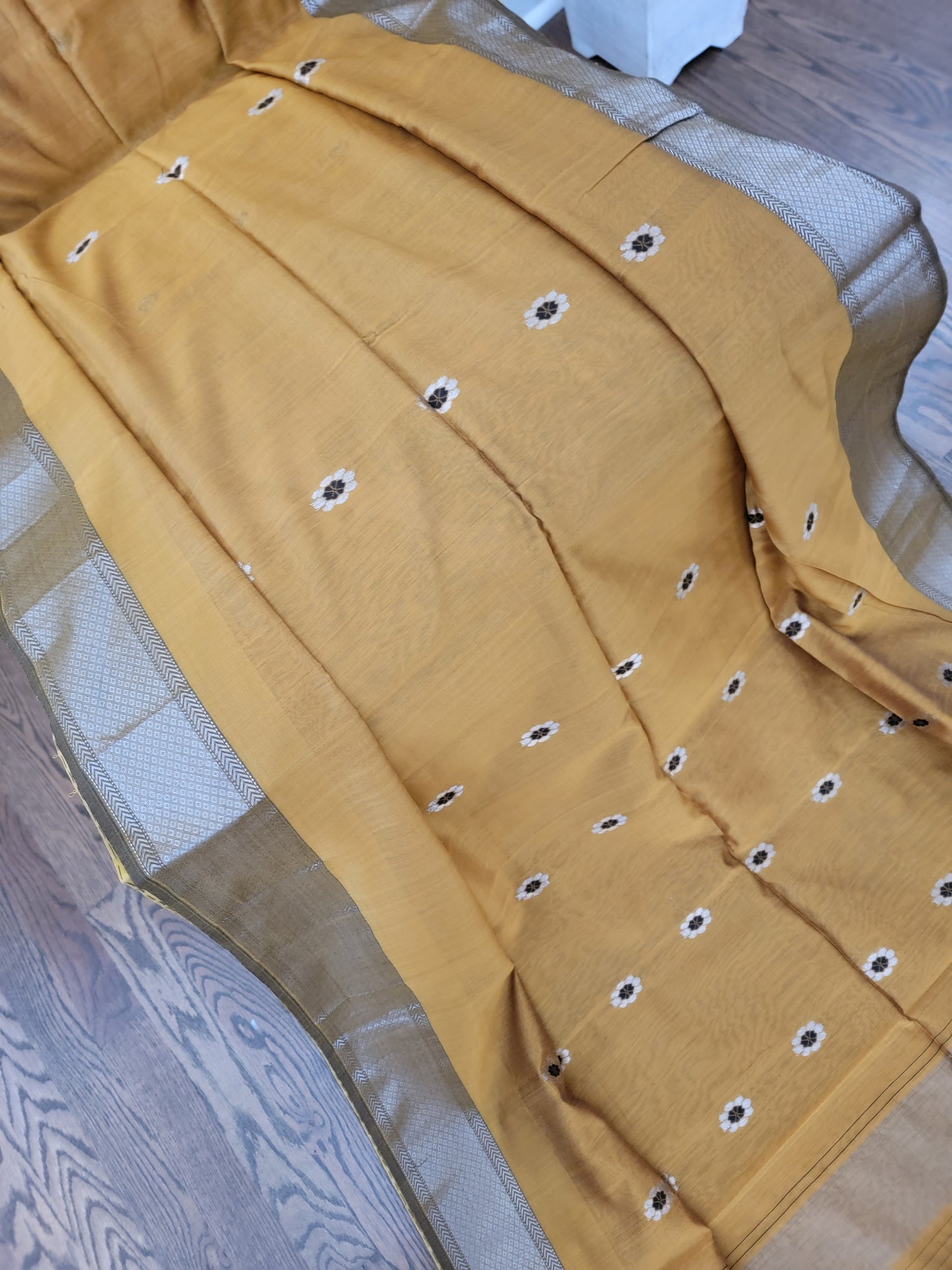 Handwoven Maheshwari - Wood Brown