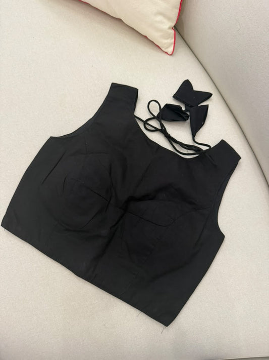 Basic Sleeveless Blouse - Black