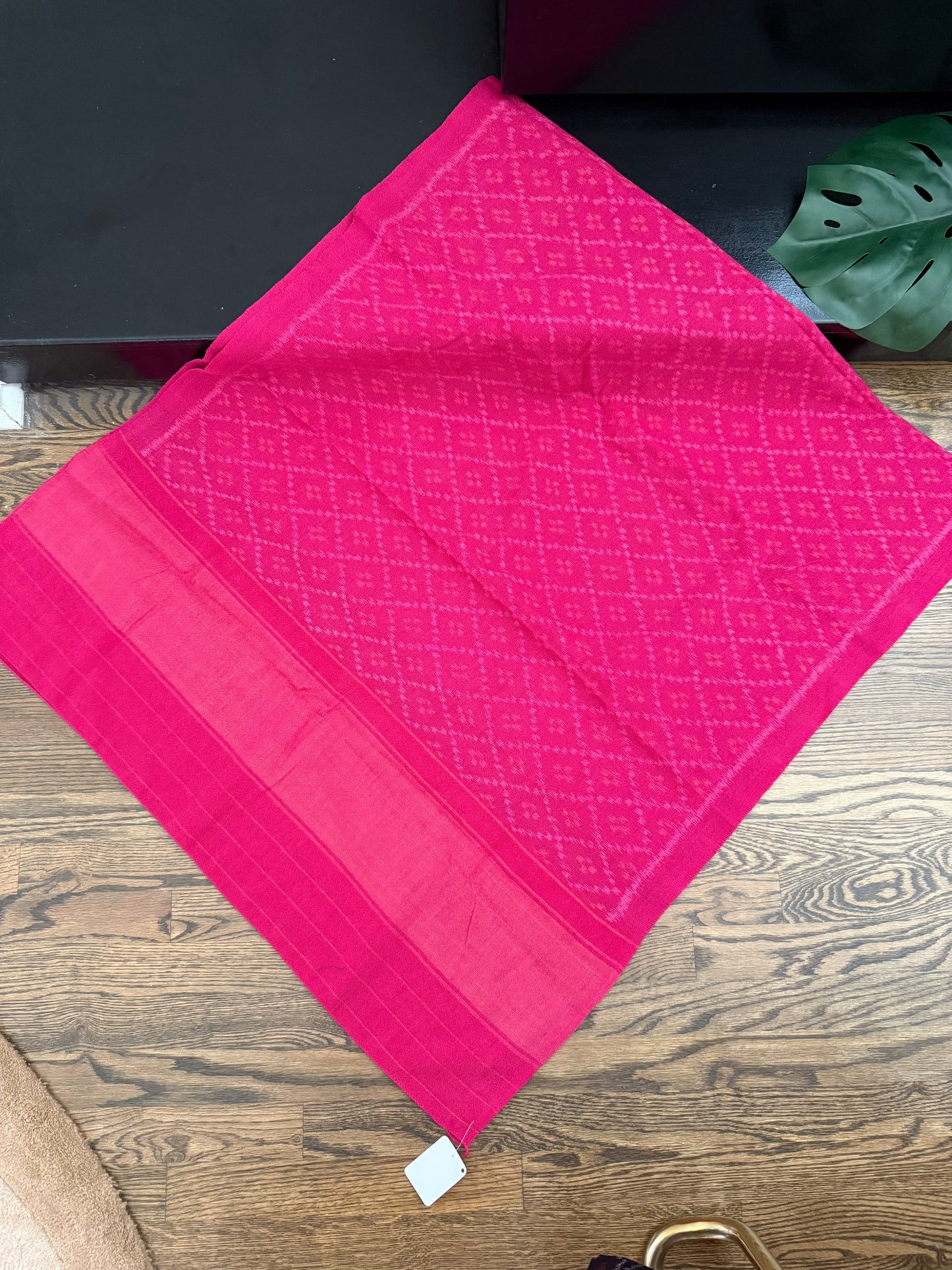 Hand Woven Patola Woolen Shawl - Pink