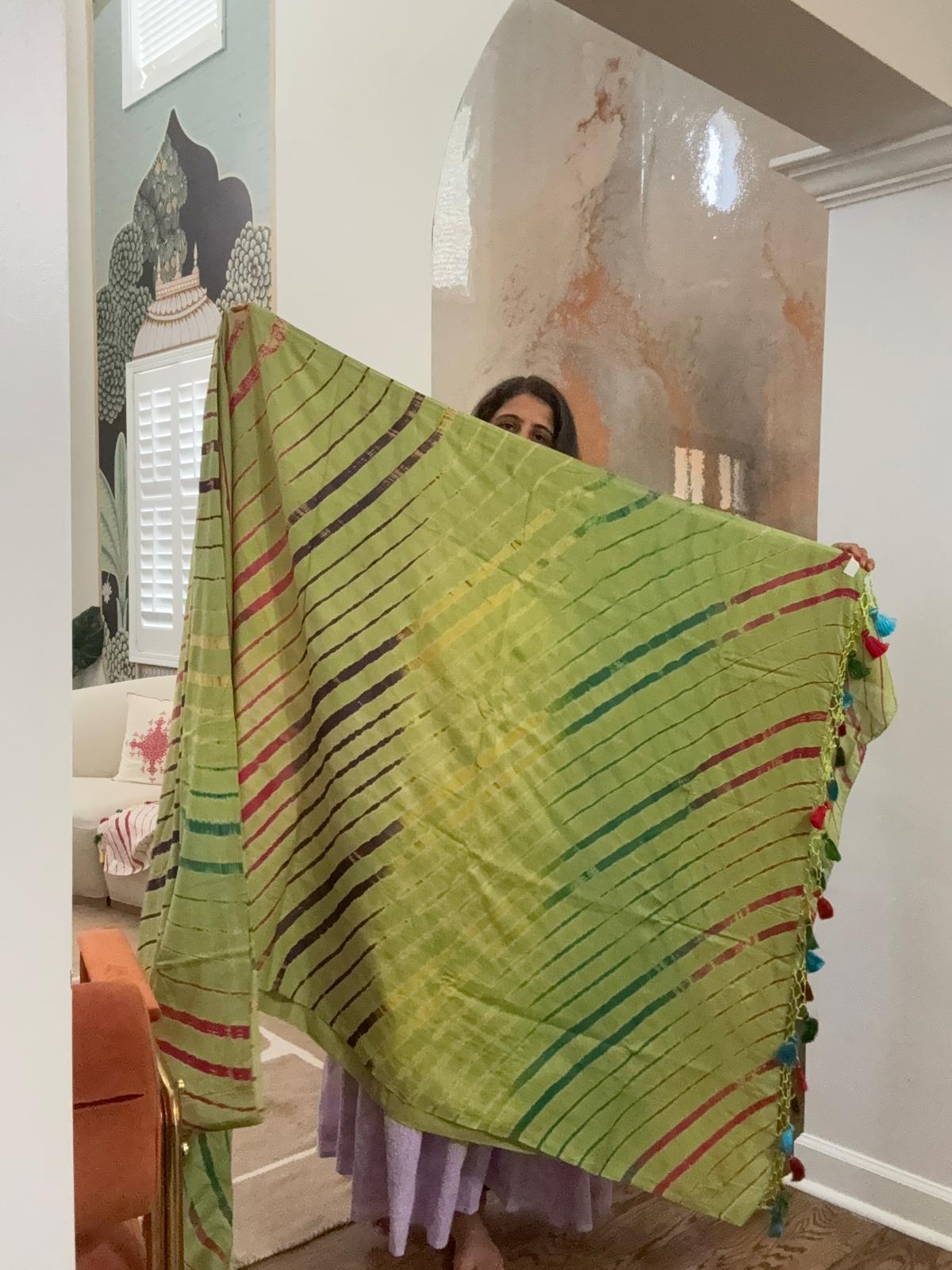 Hand tied laheriya Saree on Tusser - Pistachio Green