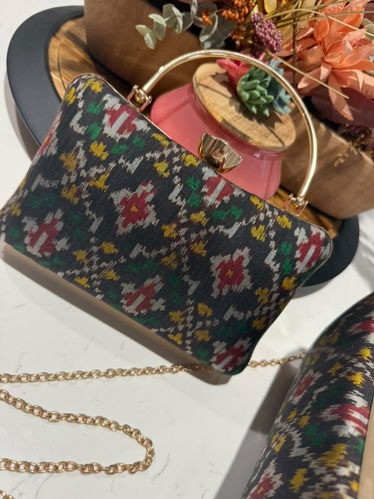 Patola Clutches - Black
