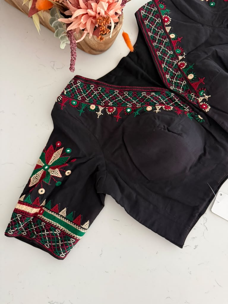 Size 44 - Hand Embroidery Lambani Blouse on Cotton - Black