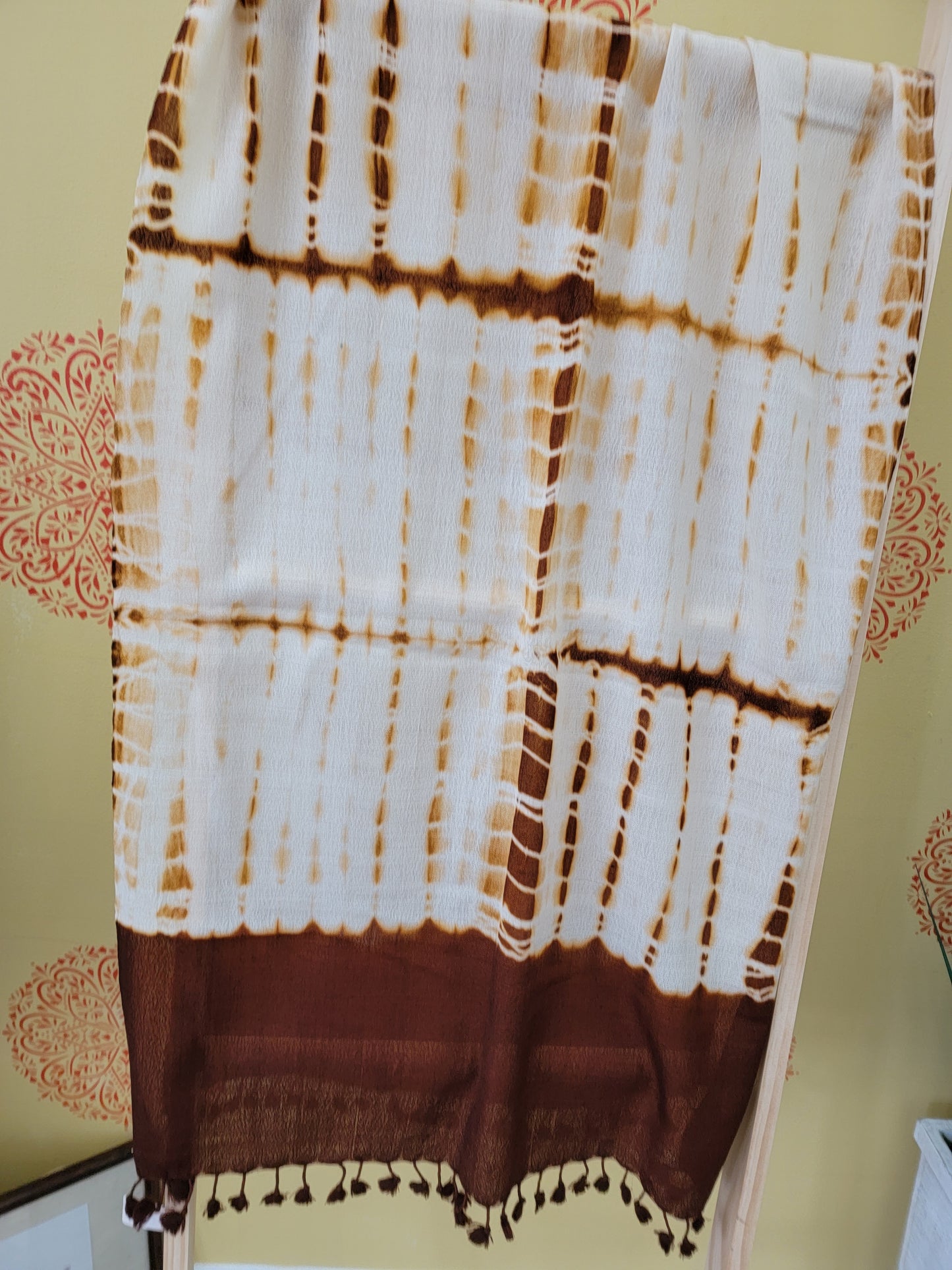 Kutchhi Handwoven woolen Stole