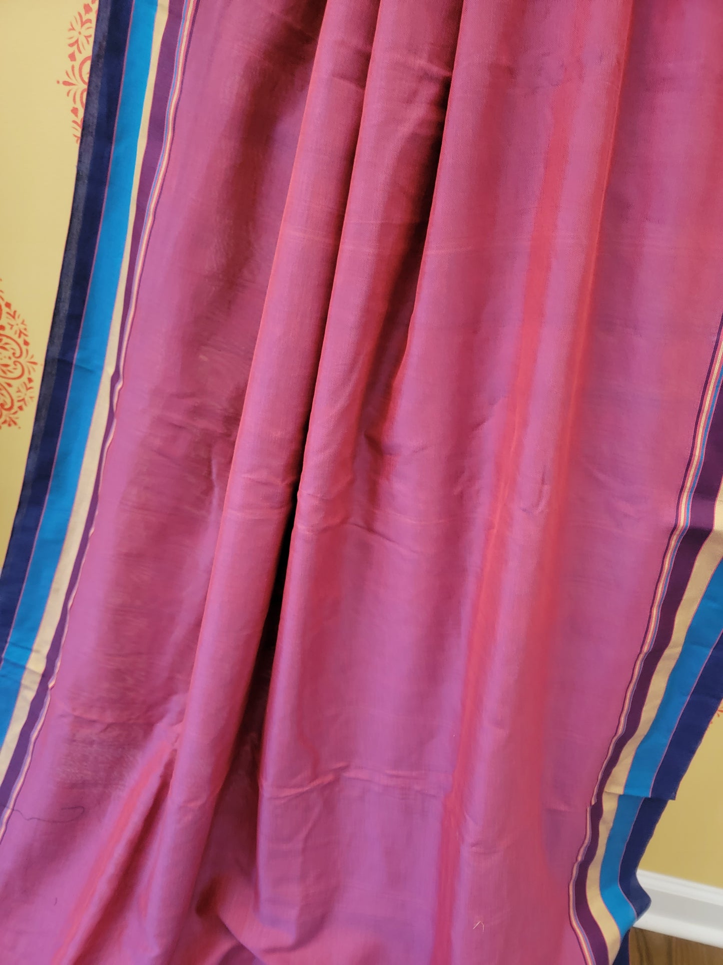 Kutchhi Handwoven Bhujodi Saree - Pink